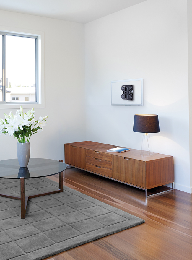 LN2ST100 Lifestyle 1