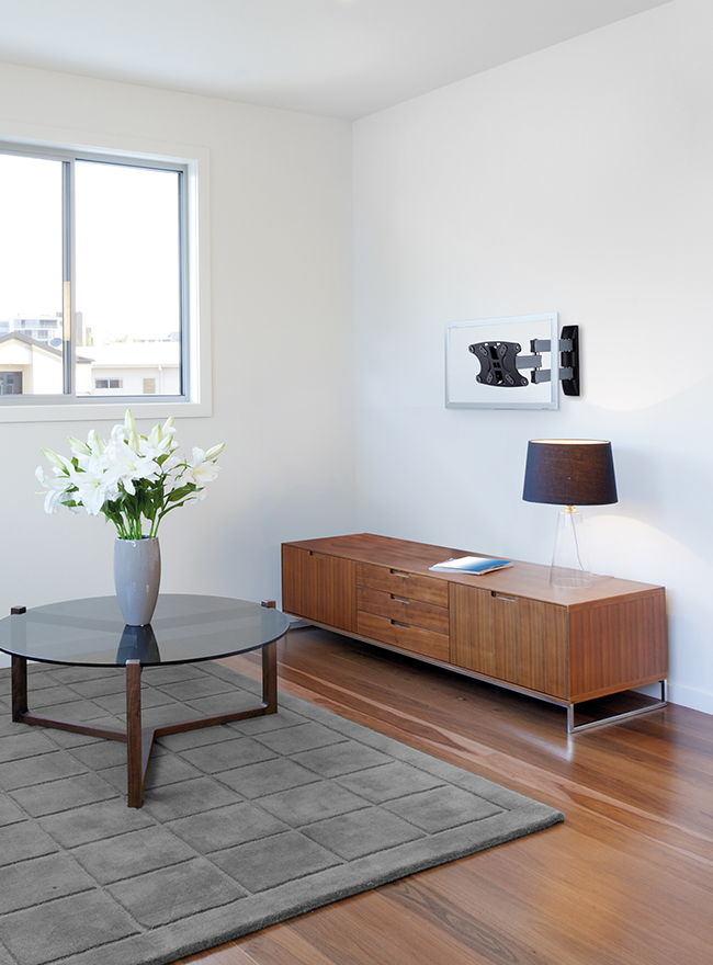 LN2TA120 Lifestyle 1